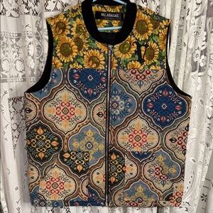 Valabasas Floral and Geometric‎ Vest